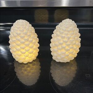 Glittering Cream Pinecone Accent Lights